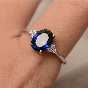 Elegant Blue and Silver Women's Ring